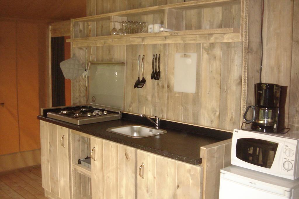 Camping De La Bonnette Caylus Szoba fotó