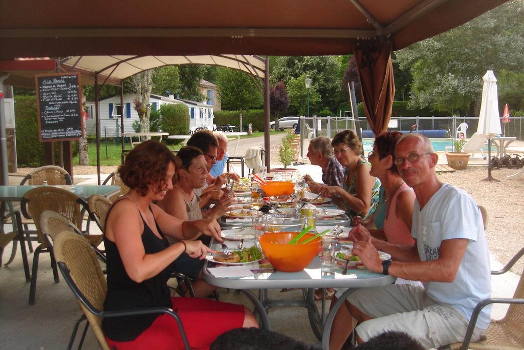 Camping De La Bonnette Caylus Kültér fotó